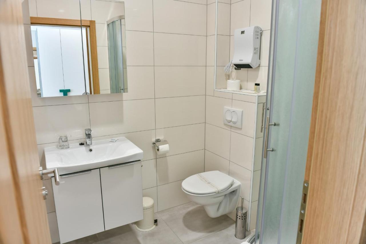 Hostel Green Donji Kraljevoc Buitenkant foto